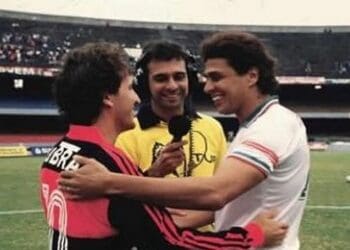 Zico conta que esteve próximo de jogar nas categorias de base do Vasco e comenta sua amizade com Roberto Dinamite; assista ao vídeo.